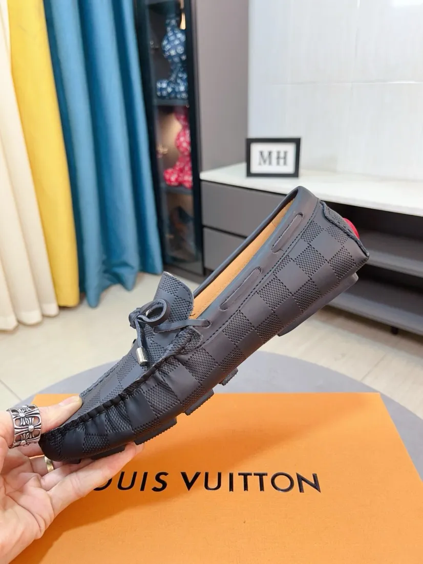Men's men's shoes💰400🌹🌹[LV Louis Vuitton] New men's beanie shoes💝💝.. Top-grade imported cowhide embossed➕Comfortable leather lining. It is extremely skin-friendly and comfortable, feels very delicate, and the shape is very correct! Perfectly reflects the three-dimensional sense, code number: 38-44